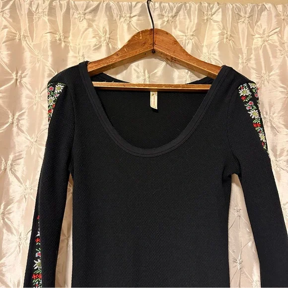 Free People Black Long Sleeve Top with Patterned Sleeves - Picture 3 of 13